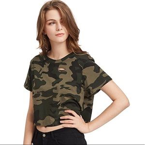 Cropped camo short sleeve t-shirt
